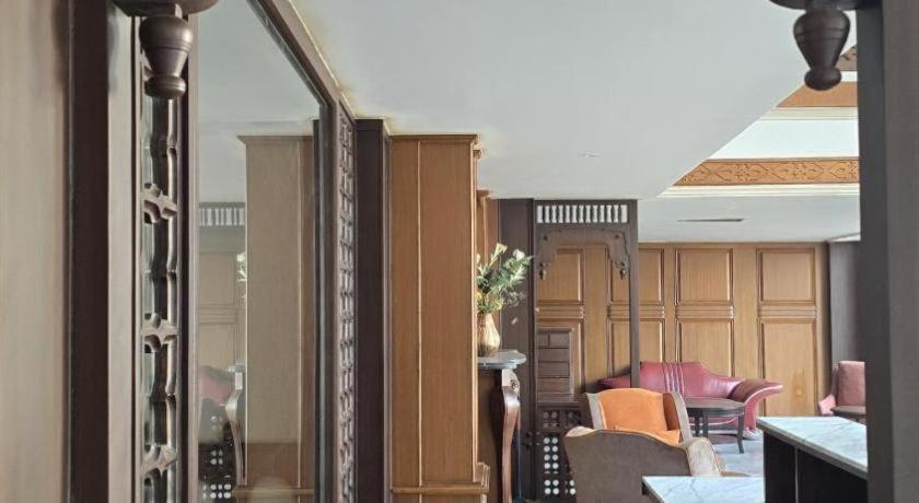 Готель Club Denovo Butwal Екстер'єр фото