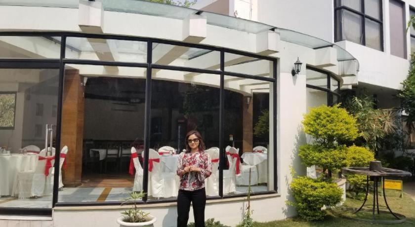 Готель Club Denovo Butwal Екстер'єр фото