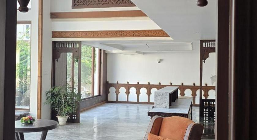 Готель Club Denovo Butwal Екстер'єр фото